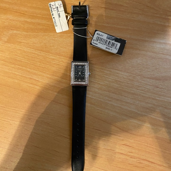 Watch w/ crystals - BRAND NEW - Picture 2 of 2